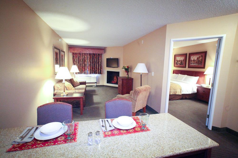 Grandstay Hotel & Suites Perham Esterno foto