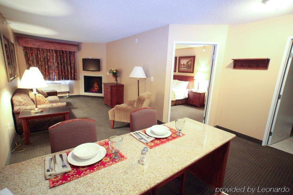 Grandstay Hotel & Suites Perham Esterno foto