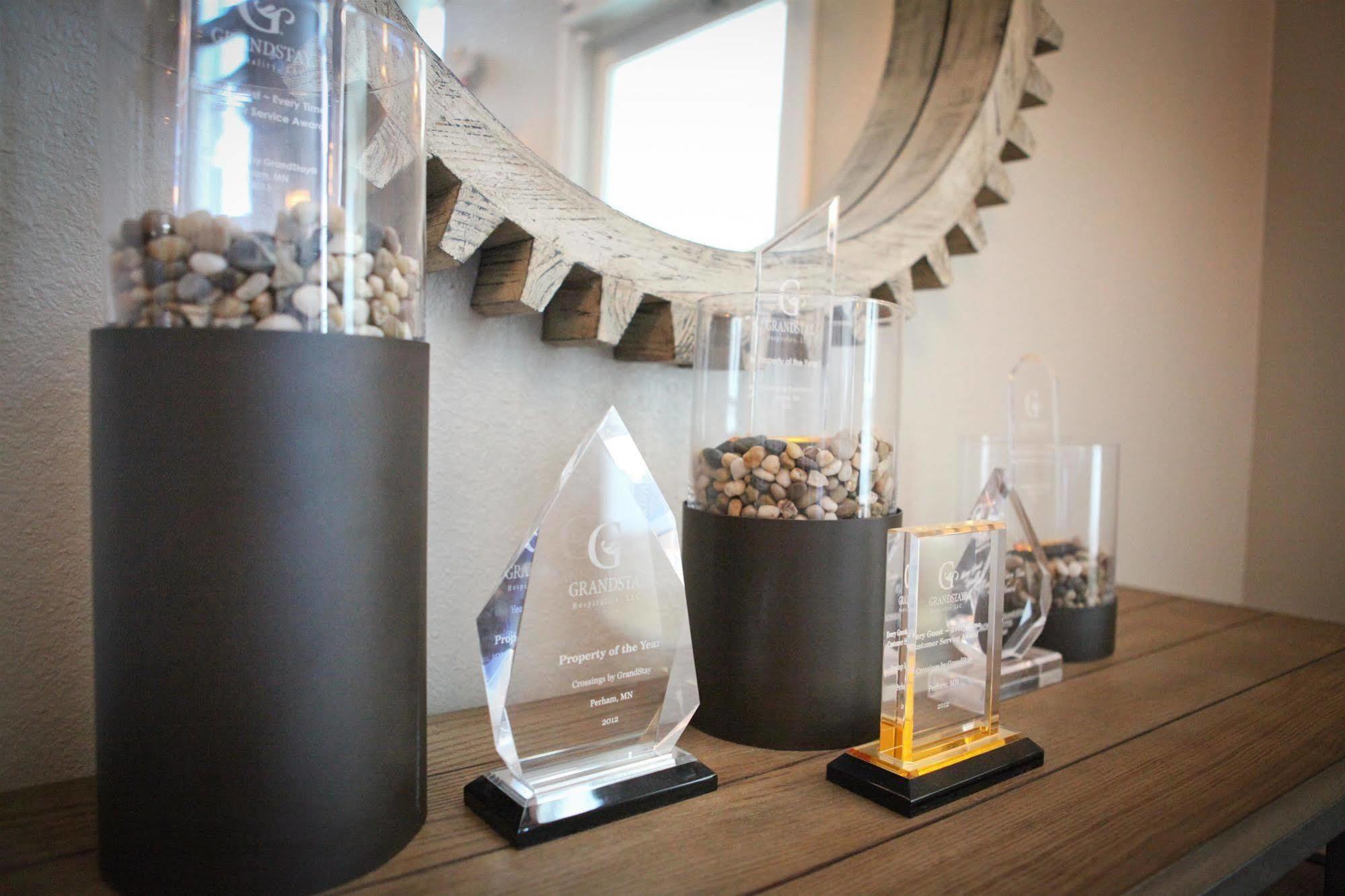 Grandstay Hotel & Suites Perham Esterno foto