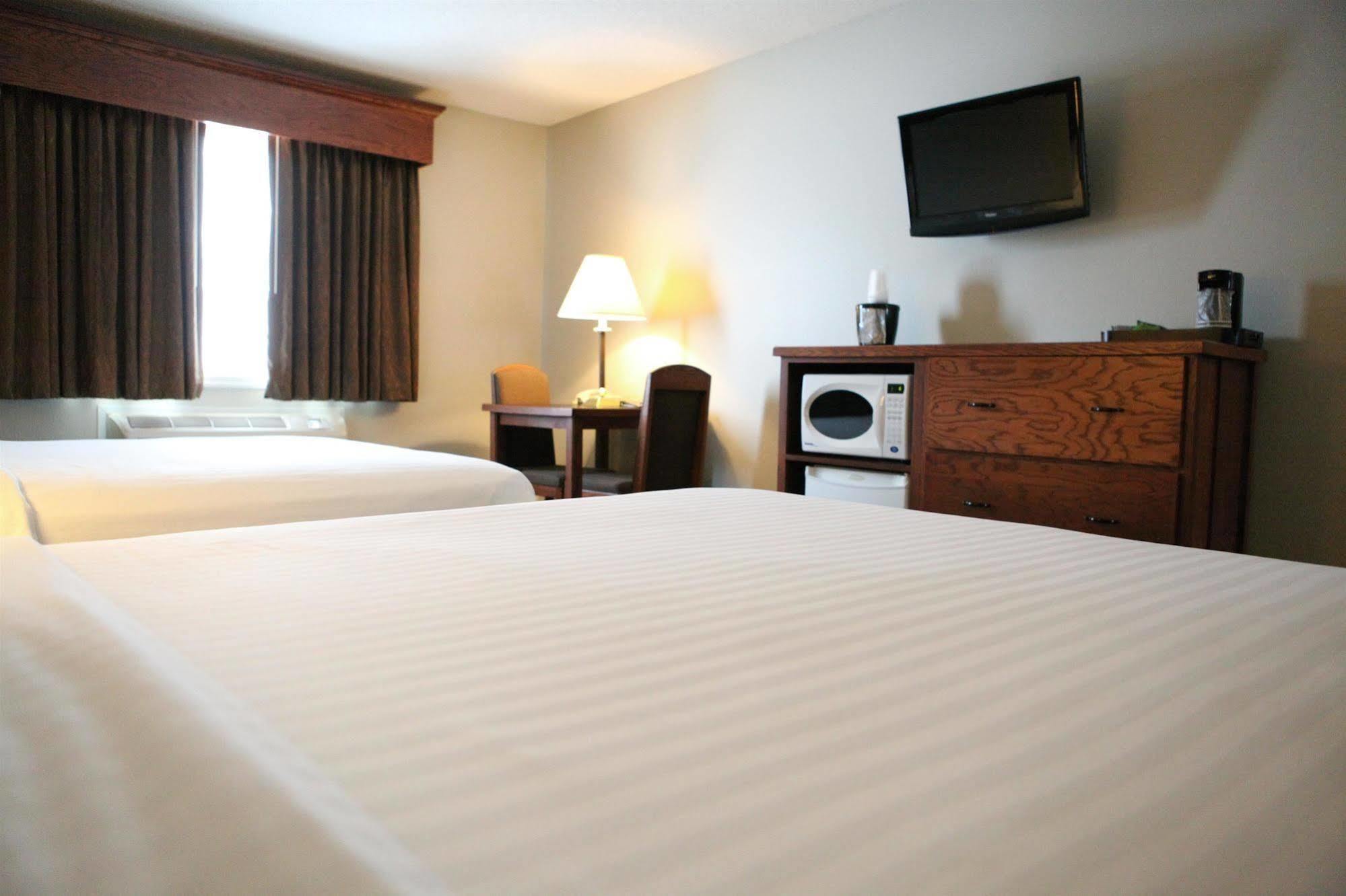 Grandstay Hotel & Suites Perham Esterno foto