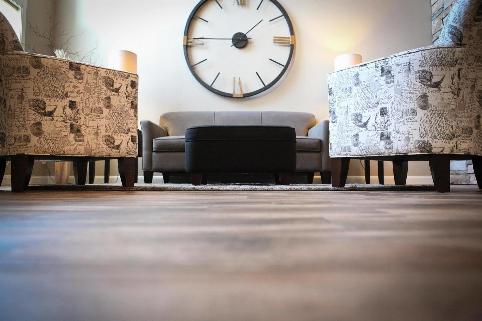 Grandstay Hotel & Suites Perham Esterno foto