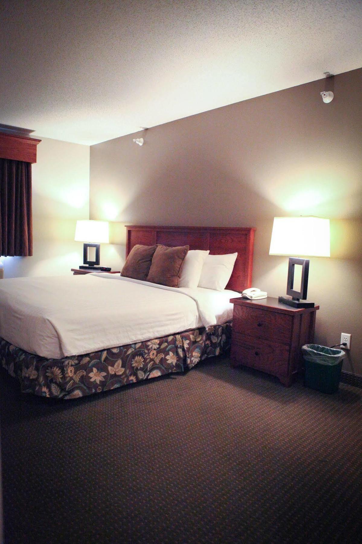 Grandstay Hotel & Suites Perham Esterno foto