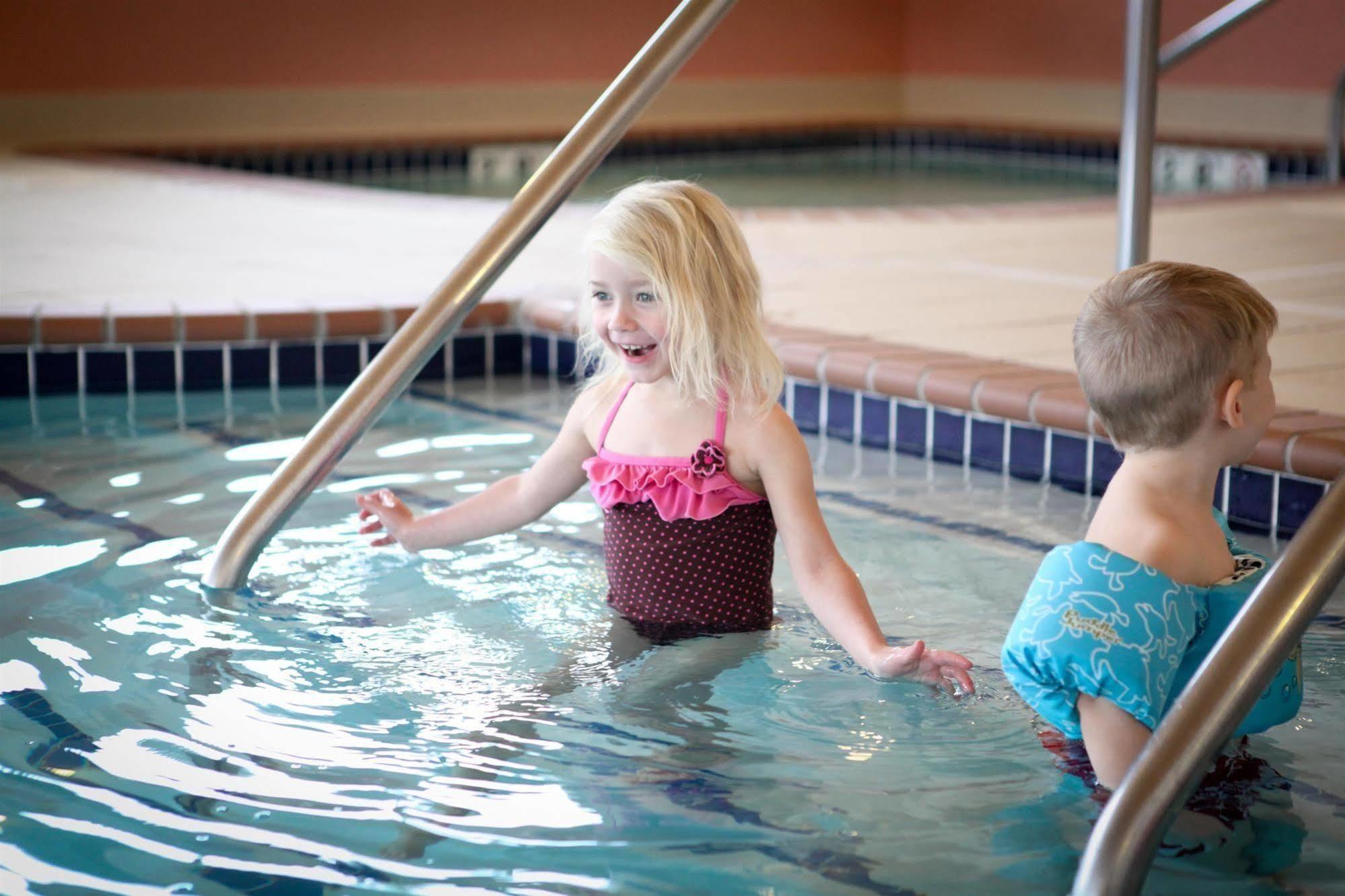 Grandstay Hotel & Suites Perham Esterno foto